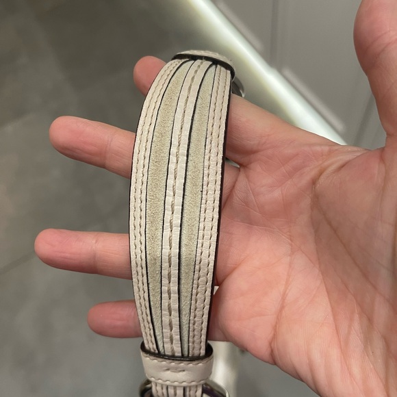 Classic white coach purse - Picture 8 of 12